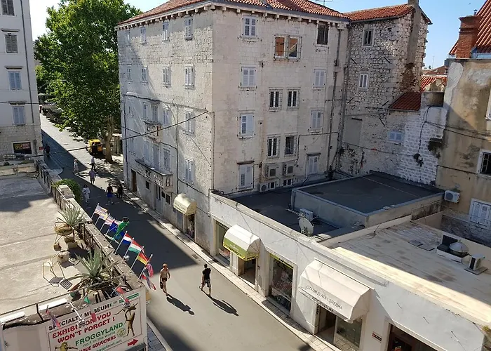 Celtis Apartment